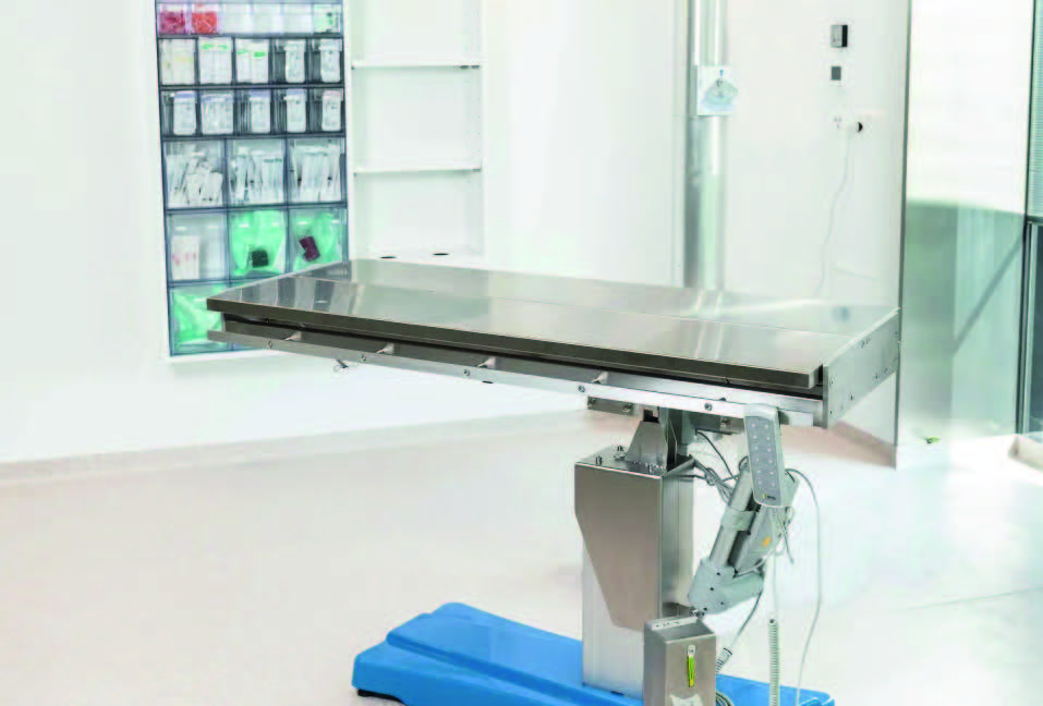 Tavolo operatorio veterinario elettrico modello Maneskin con triplo movimento - immagine 2