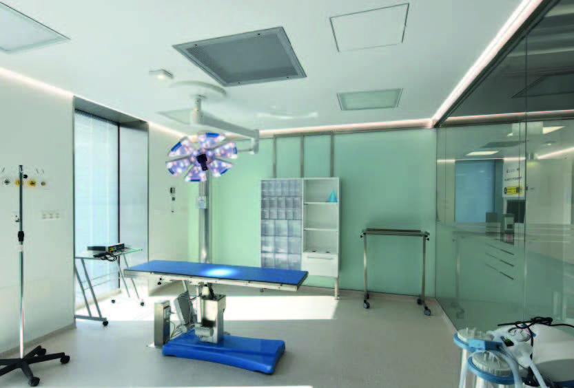 Tavolo operatorio veterinario elettrico modello Maneskin con triplo movimento - immagine 5