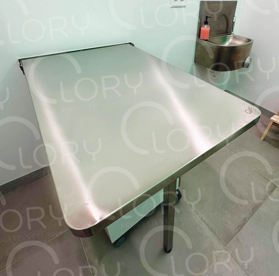 Visiting table with flap from above and support foot